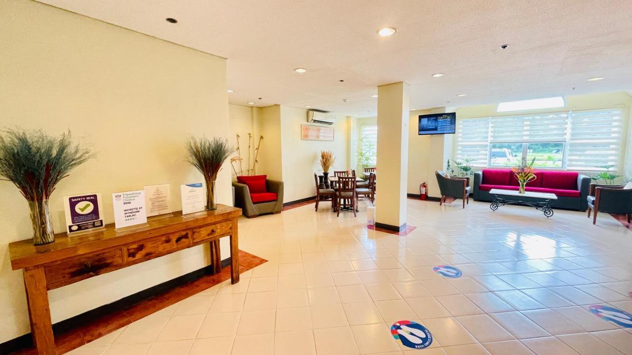 Microtel By Wyndham Tarlac Exteriör bild