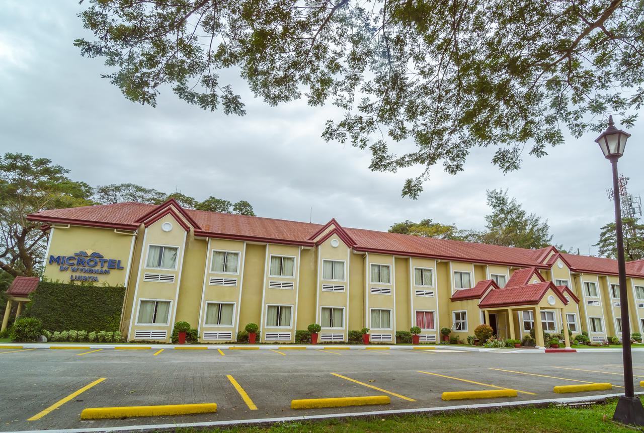 Microtel By Wyndham Tarlac Exteriör bild